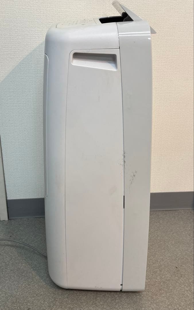 SHARP　シャープ 衣類乾燥除湿機 ‎CV-L120-W 2020年制