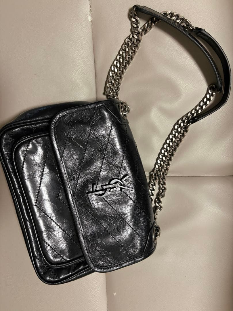 YSL ニキ ミディアム レザー ショルダーバッグ