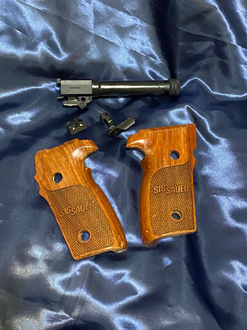 国内入手困難SIG P228・229（タナカ可） 木製グリップとタナカ純正バレル