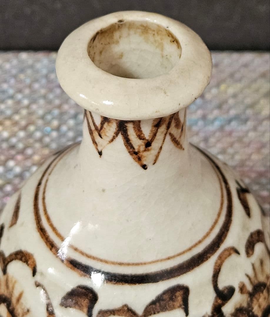 中国古陶磁器　中国古美術　宋〜明朝期 磁州窯　鉄絵　牡丹唐草文様　徳利　花入れ