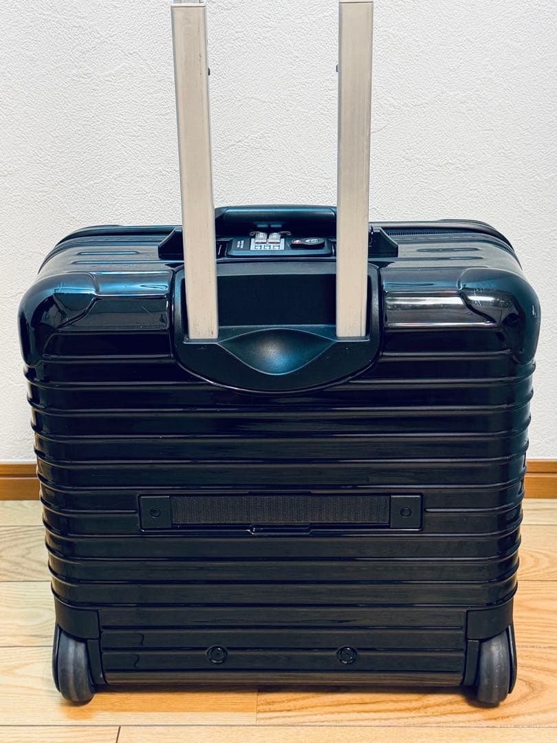 【週末値下】リモワ サルサデラックス2輪 23L 機内ビジネストローリー黒