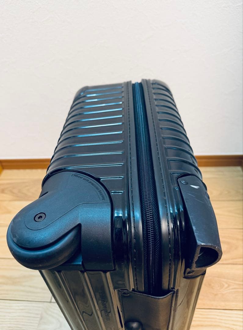 【週末値下】リモワ サルサデラックス2輪 23L 機内ビジネストローリー黒