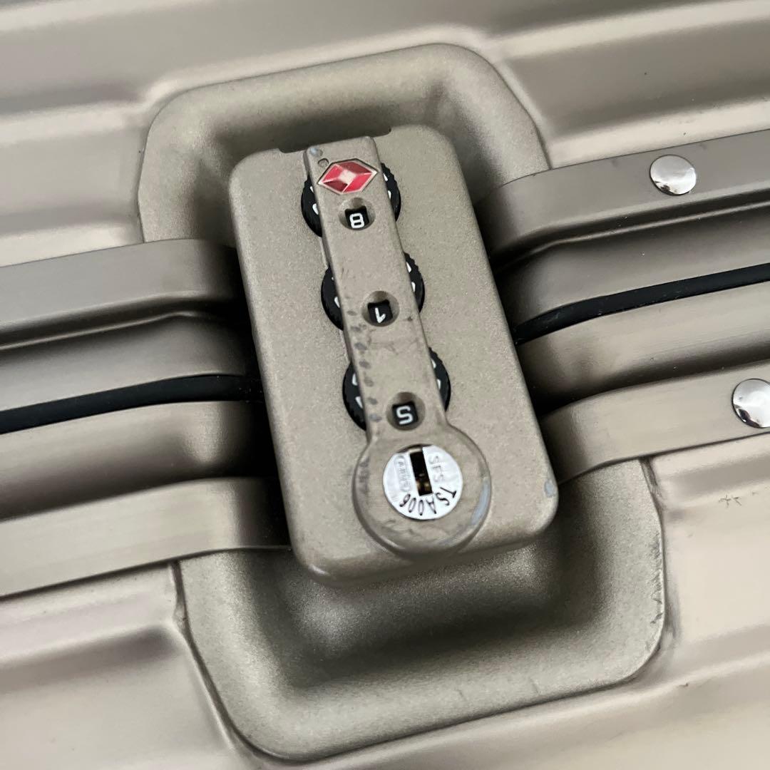 リモワ　トパーズ　チタニウム（約80ℓ）