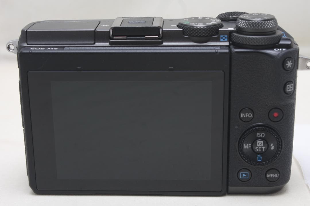 ★良品★ キヤノン EOS M6 ボディ