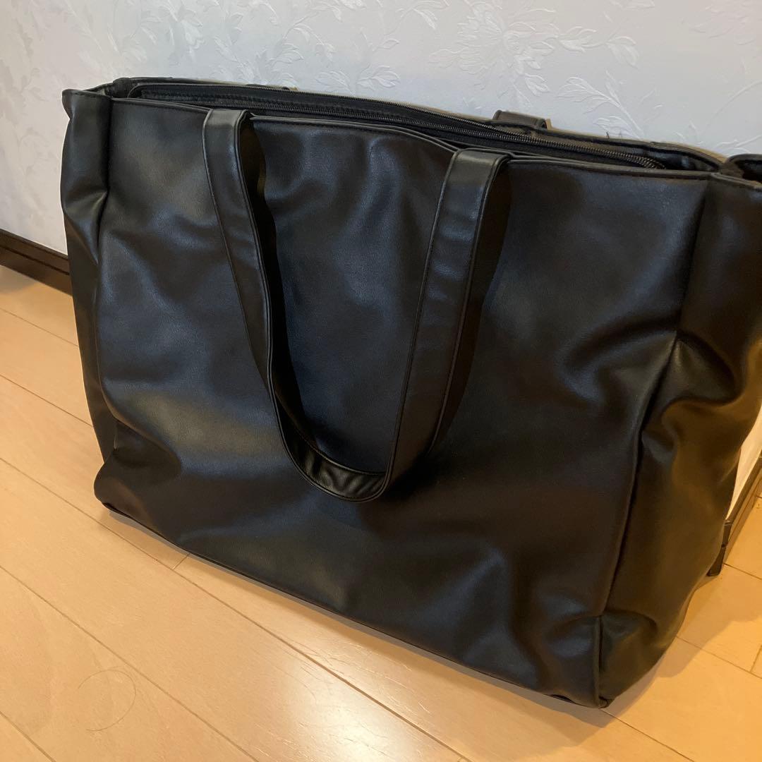 莉犬くん　痛バッグ　缶バッジ56個 キャラクタークリアポケット付きブラックバッグ