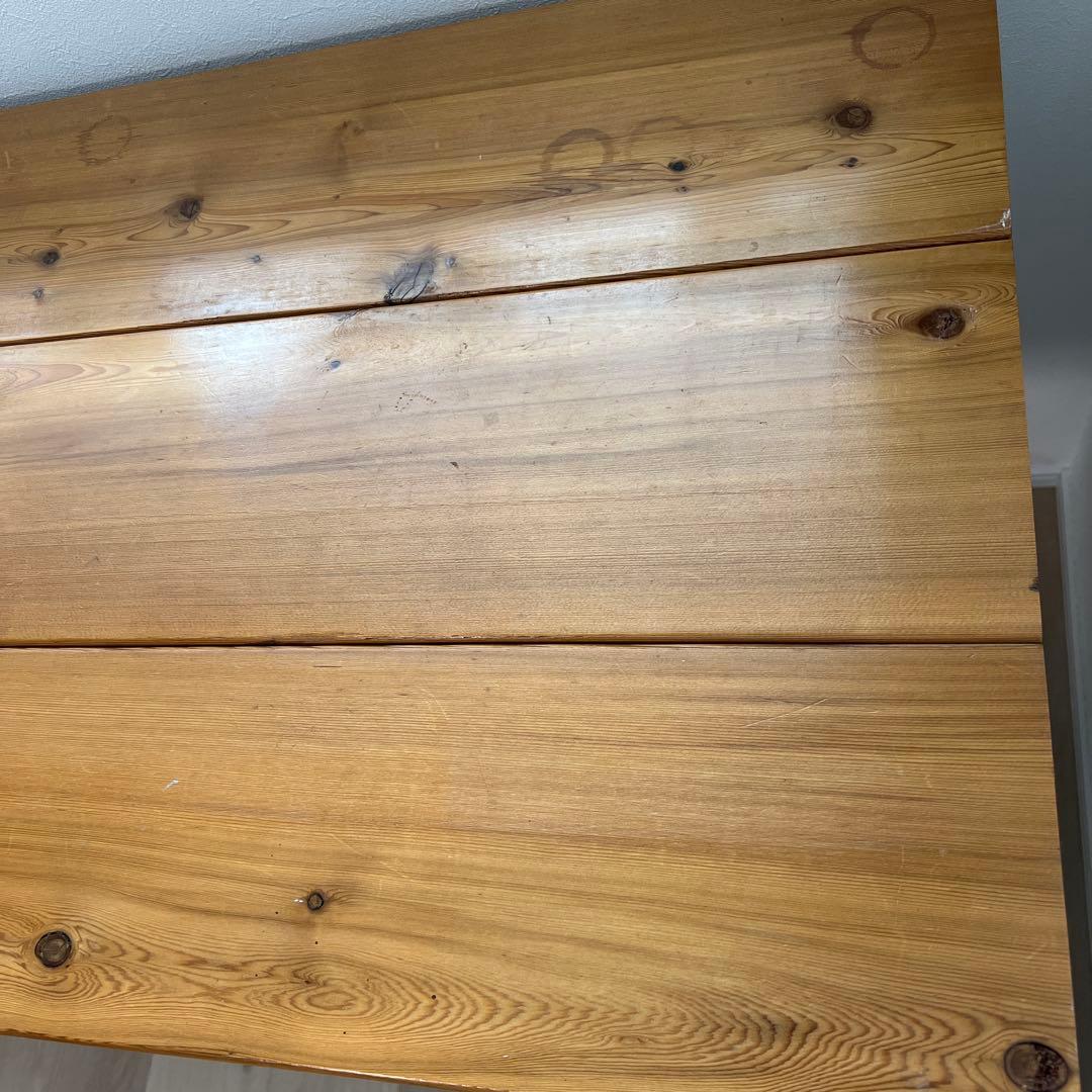 ナチュラルウッドの木製デスク