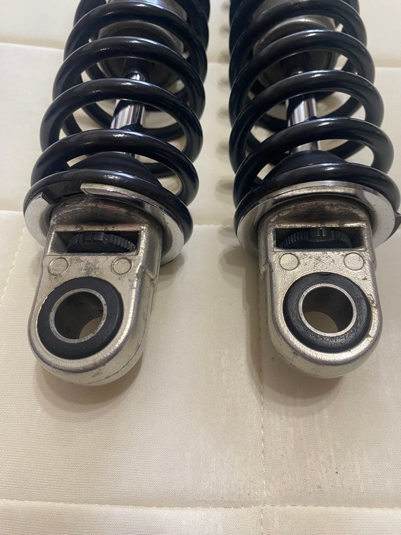 リアサスペンション 2本