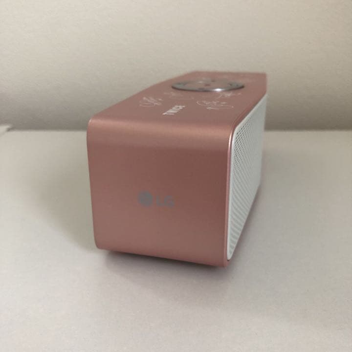 世界3000台限定　TWICE LGコラボ Bluetoothスピーカー