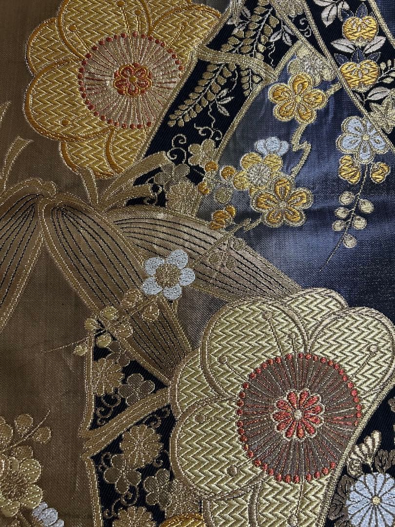 豪華振袖４点セット！！　本金　刺繍　花柄　１９８