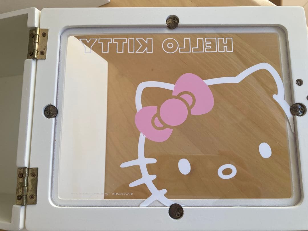 【非売品】サンリオ　ハローキティ 小型木製収納ボックス　チェスト