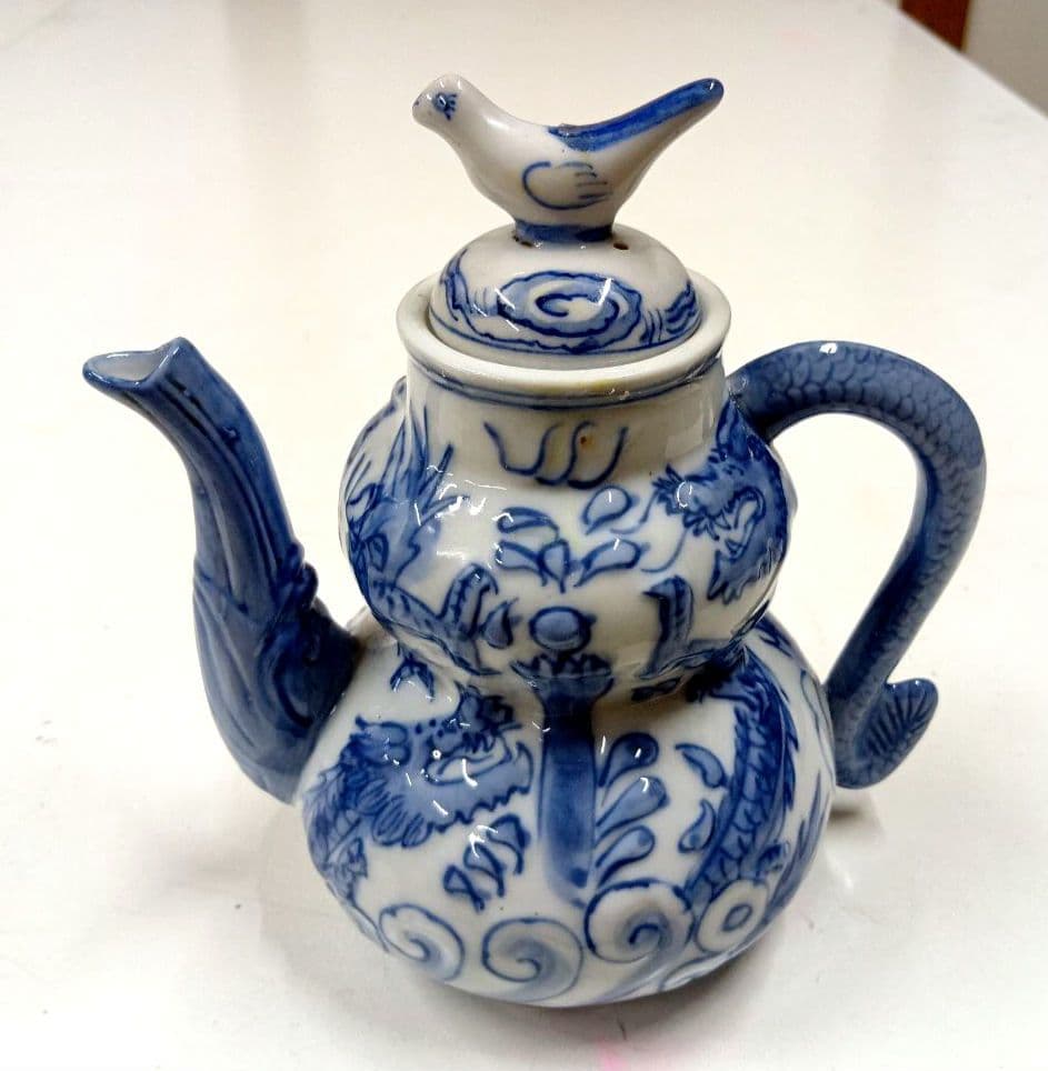 中国「雍正年製」染付龍紋水差し