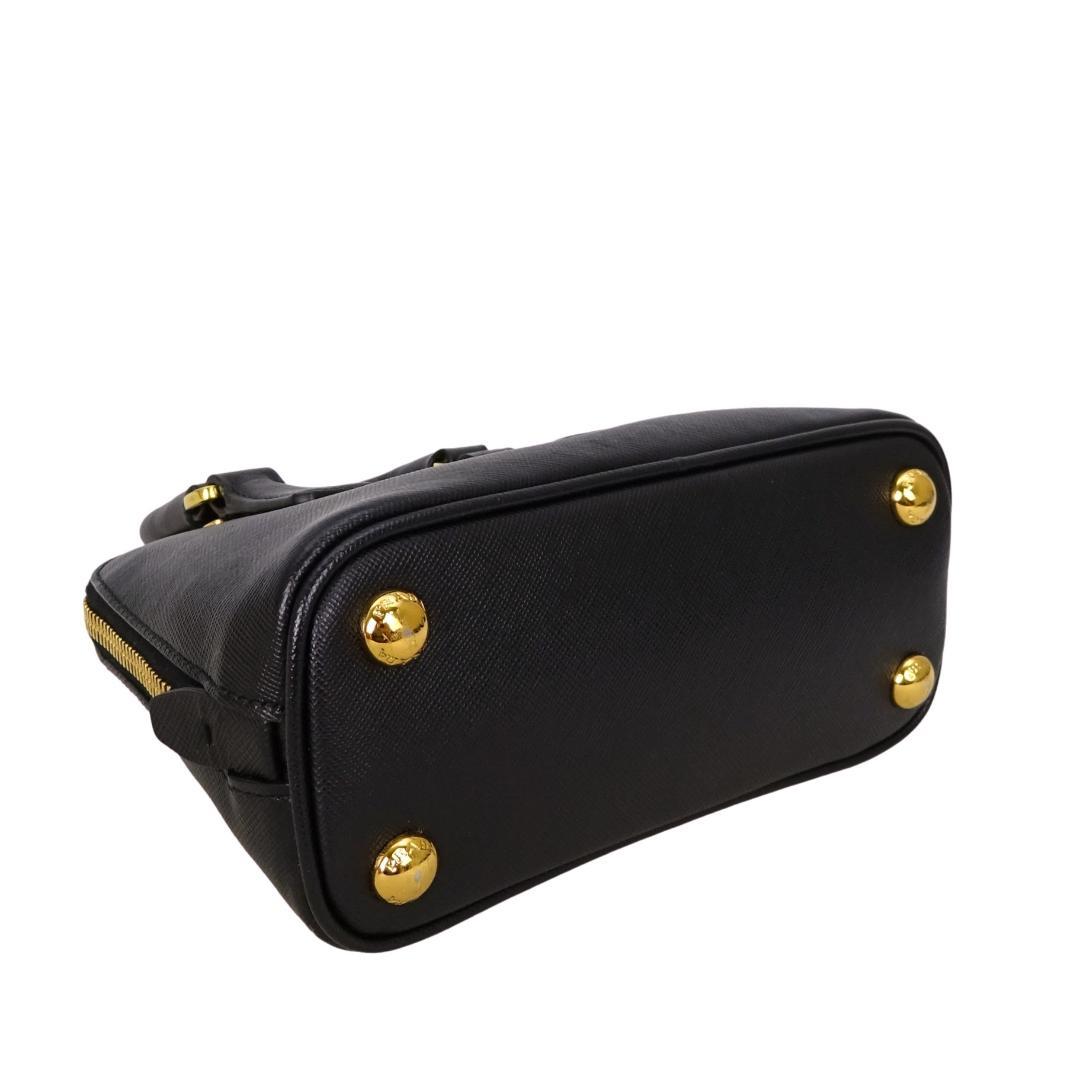 本物 美品 ■プラダ■ミニハンドバッグ 三角ロゴ ブラック サフィアーノ レザー