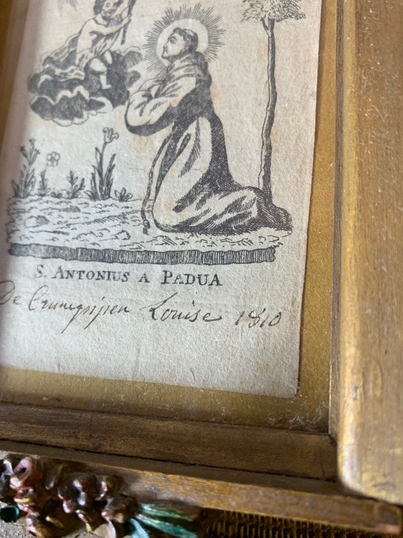 フランス製　アンティーク　レアな細かい細工の木製額立て！扉が開いて素敵です！