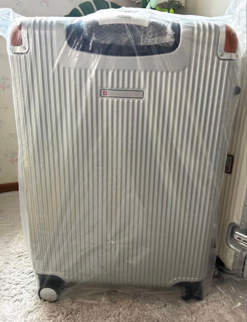 スーツケース　スイスミリタリー