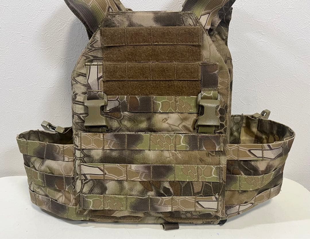 UR-TACTICAL OPS プレートキャリア