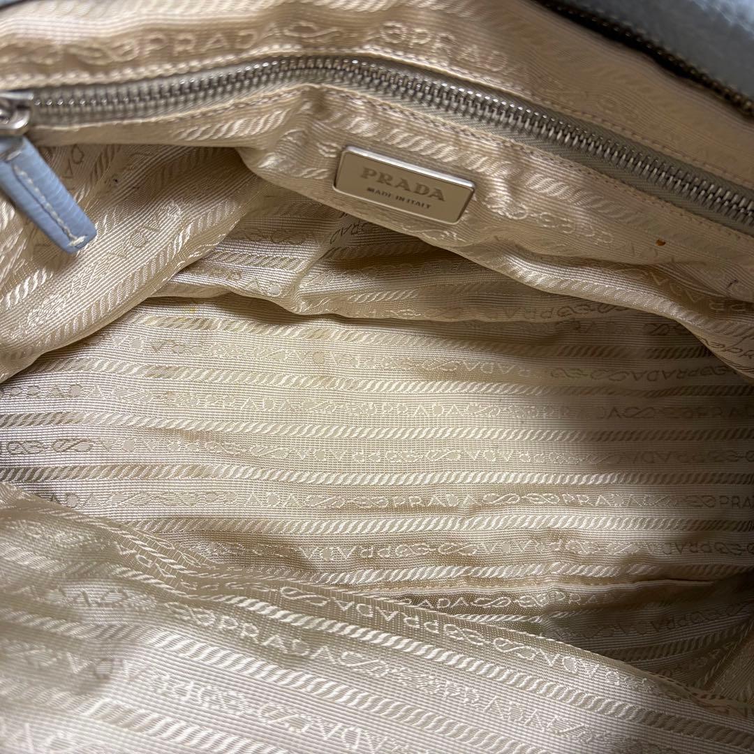 PRADA ライトブルー レザーハンドバッグ