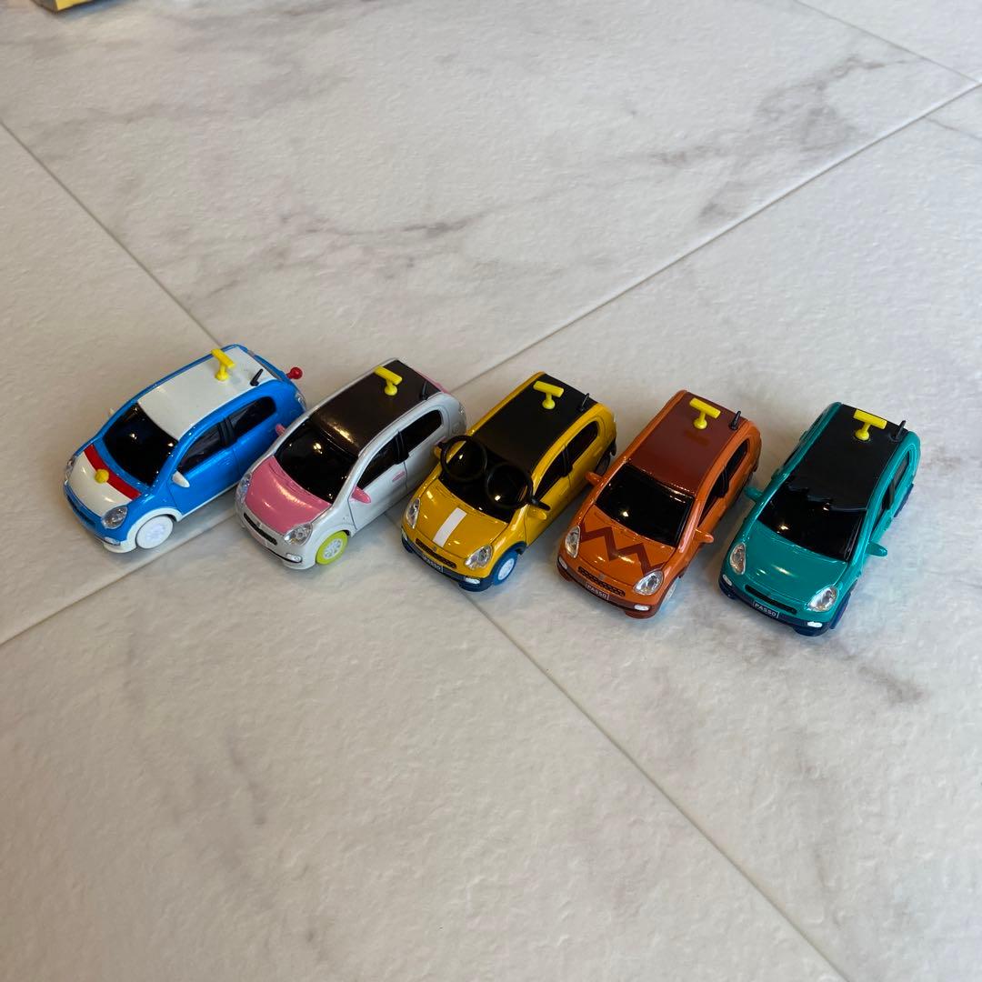ドラえもん TOYOTAパッソ ミニカー