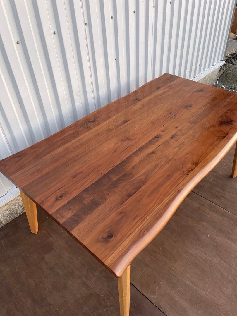 飛騨の香り ウォールナットダイニングテーブル