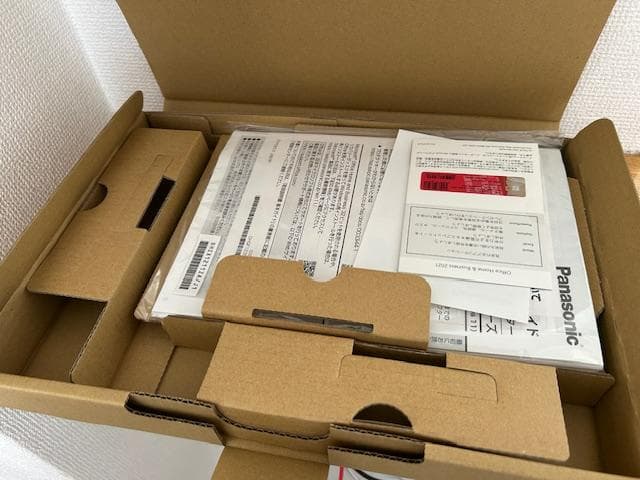 格安 新品同様 Let'snote CF-QV1CFNCR （少しだけ、訳有り）