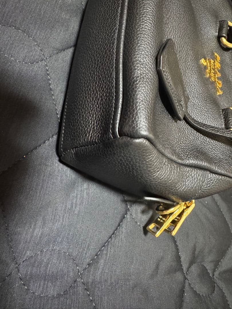PRADA 黒 レザー ハンドバッグ