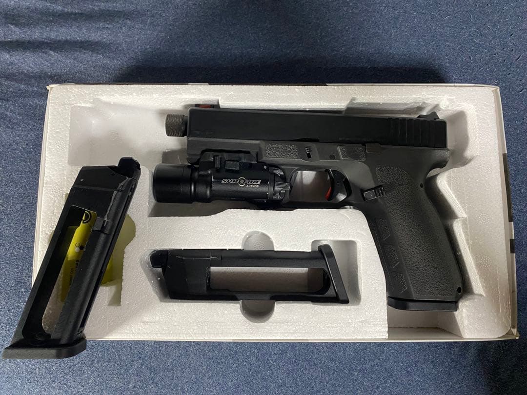 Carbon8 CO2 STRIKER-9Q-QUELL-予備マガジン2本付き