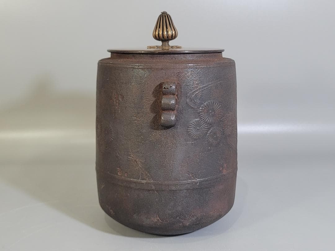 茶道具 菊地紋 筒釜 古作 時代物 DT374