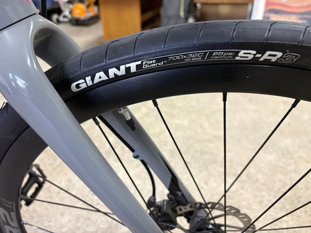 GIANT CONTEND AR 3 20年モデル ほぼ未使用 ロードバイク