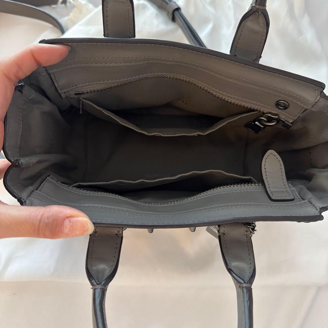 coach スワッガー　グレー