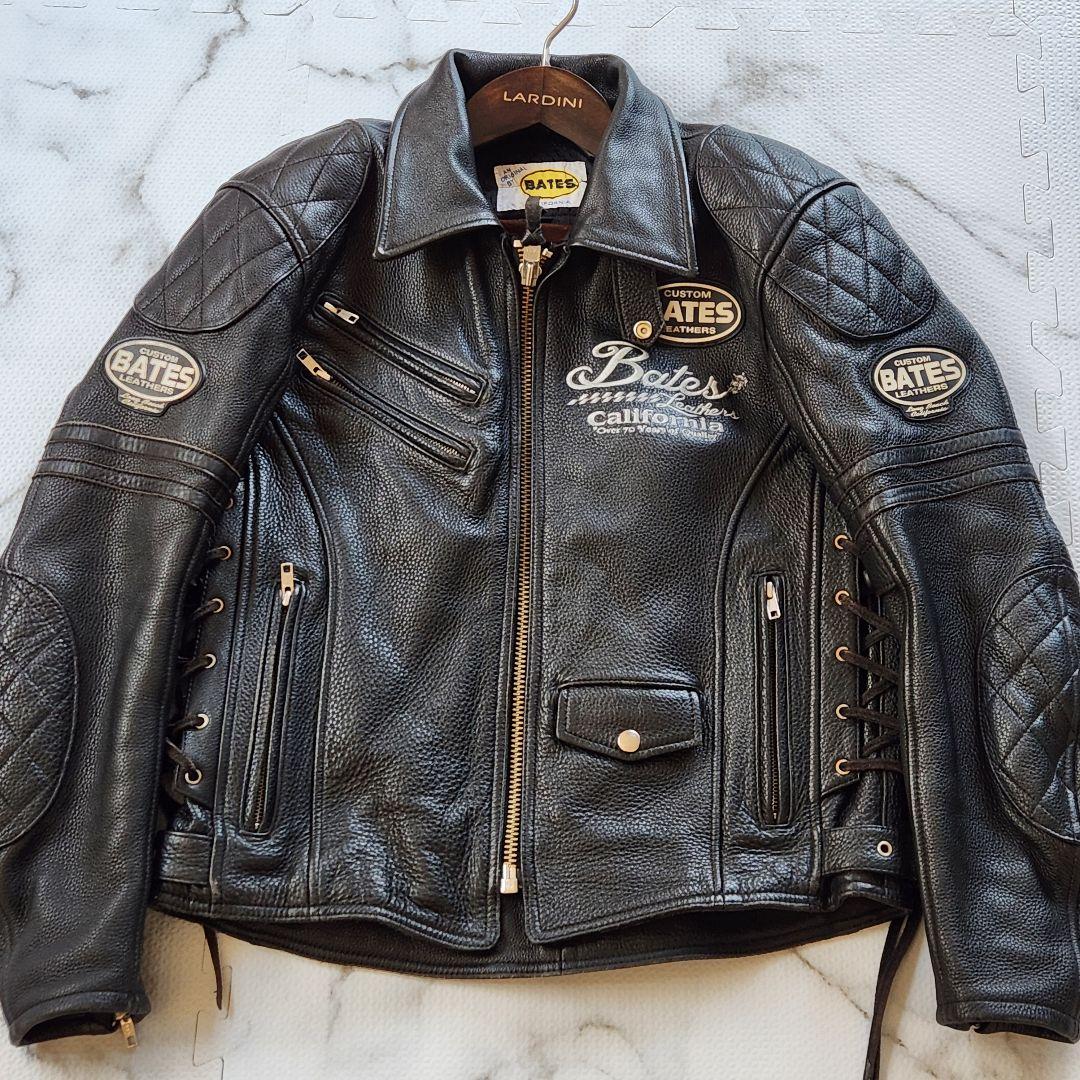 極美品✨BATES ライダースジャケット 牛革 背面デカロゴ キルティング