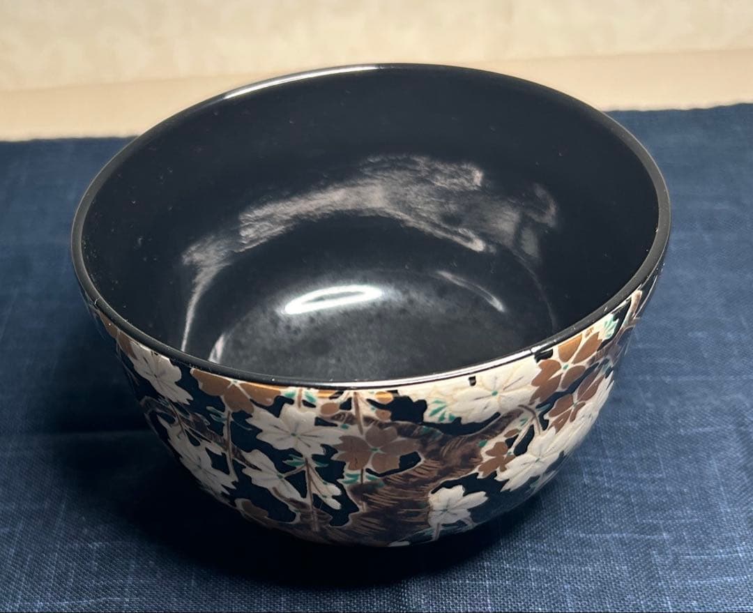 黒茶碗 桜蒔絵風 木箱付き 和食器 お茶碗 飯椀 茶道具