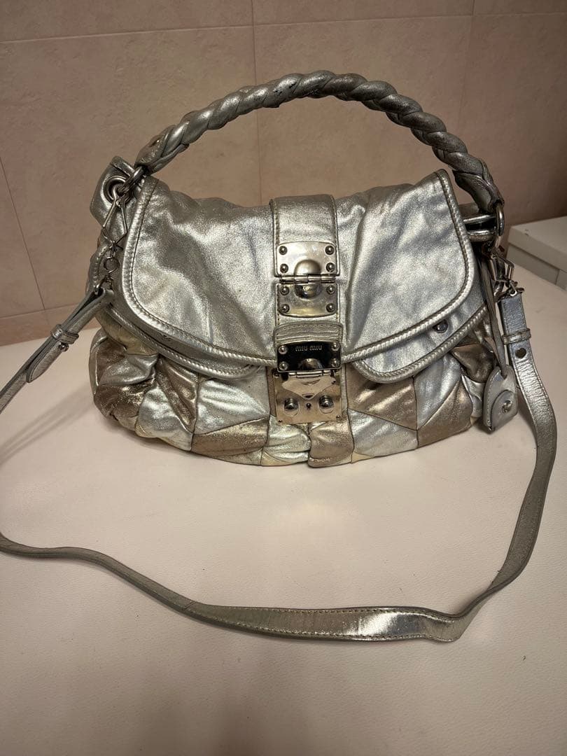 ミュウミュウ　シルバー 編み込みハンドル ショルダーバッグ