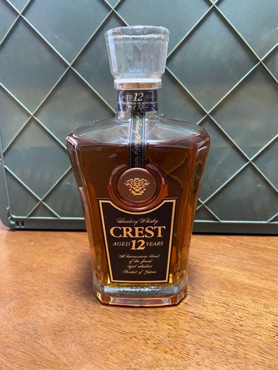 サントリーウイスキー　クレスト12年