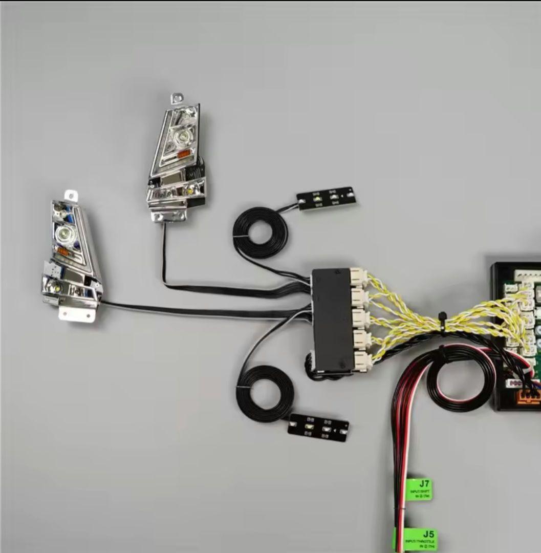 新品ボルボFH16用MFC01.03対応LEDシミュレーションヘッドライトセット