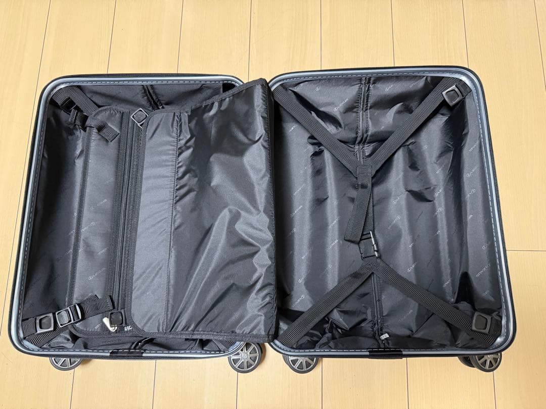 Lexus キャリーケース　機内持ち込み