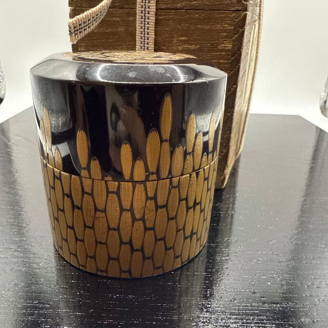 【光成】塗師・堅地屋清兵衛（堅清）作「菊紋につくし蒔絵・中次・棗」共箱