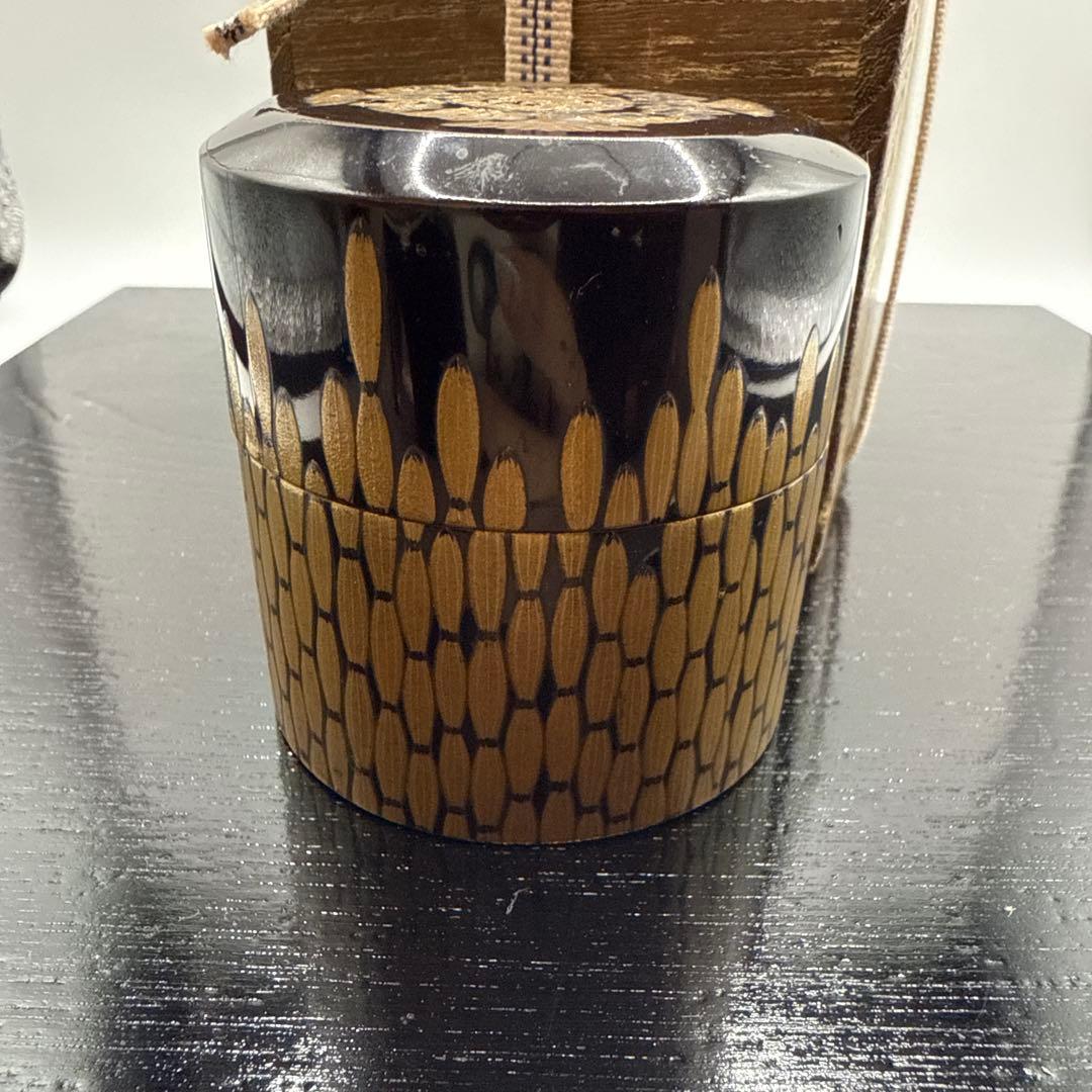 【光成】塗師・堅地屋清兵衛（堅清）作「菊紋につくし蒔絵・中次・棗」共箱