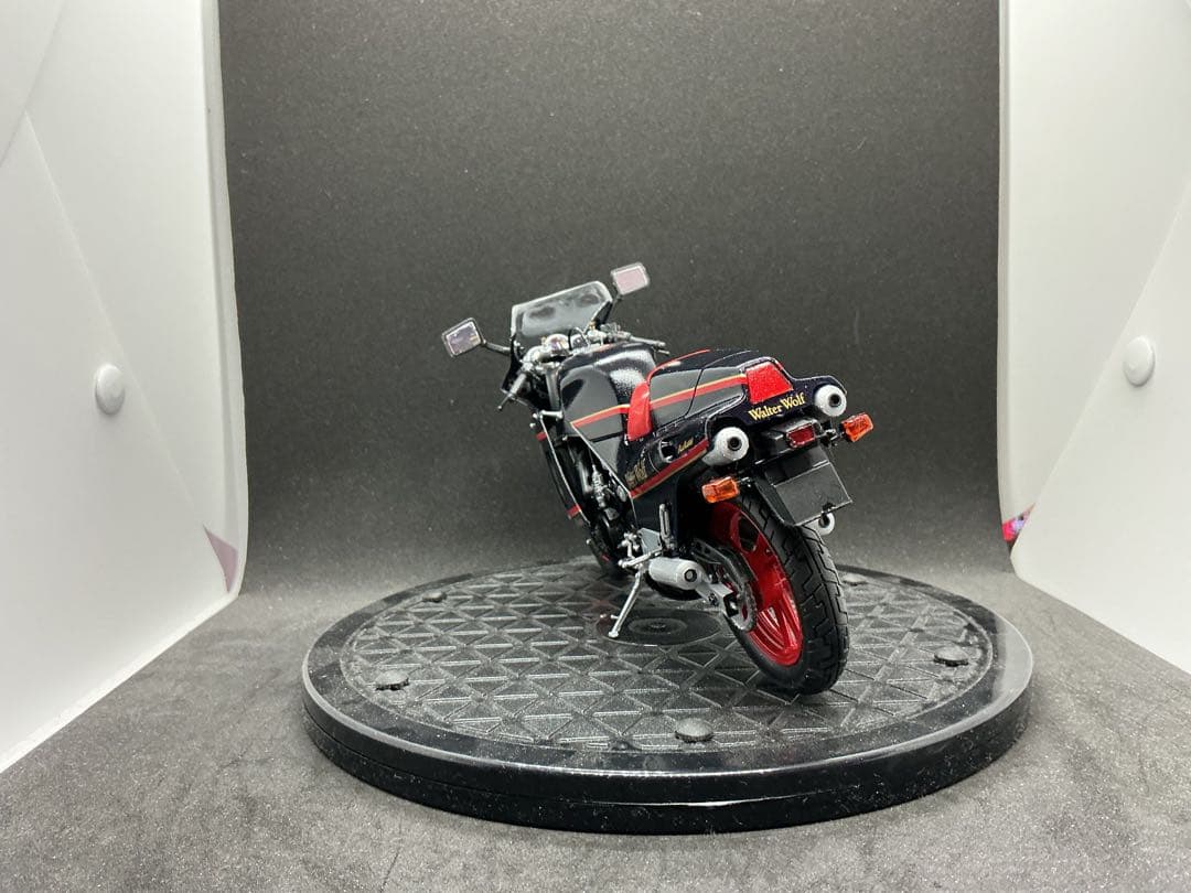 ま*い様 ① RG500ガンマウォルターウルフカラー　プラモデル完成品　1/12