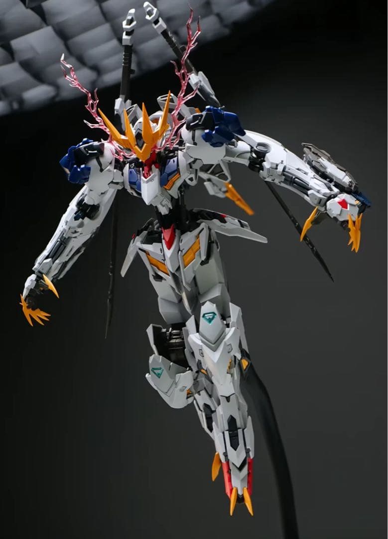 希少新品　合金フレーム　MG級　1/100 ガンダムバルバトスルプスレクス　狼王