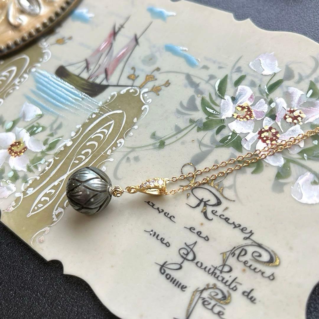 Kaya様ご予約品＊黒蝶&あこやカービング&ブルーフローライト&MOPカービング