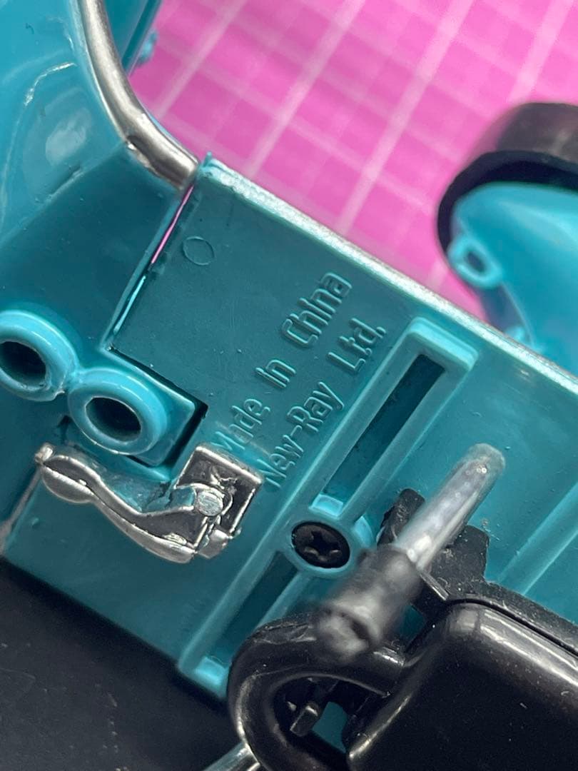 ニューレイ　ベスパ　vespa スクーター　ミニチュア　ミニカー　ドールハウスに