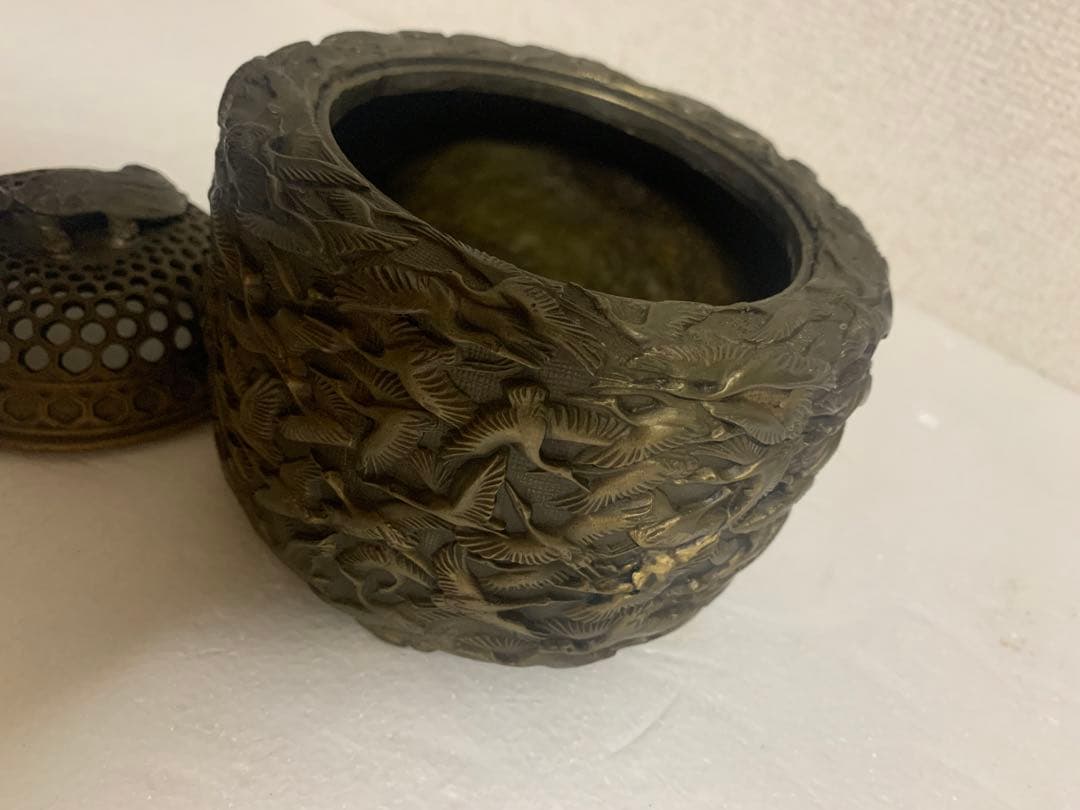 香炉　銅製真鍮　金属製　年代感あり中古、未使用に近い　工芸品　茶道具？