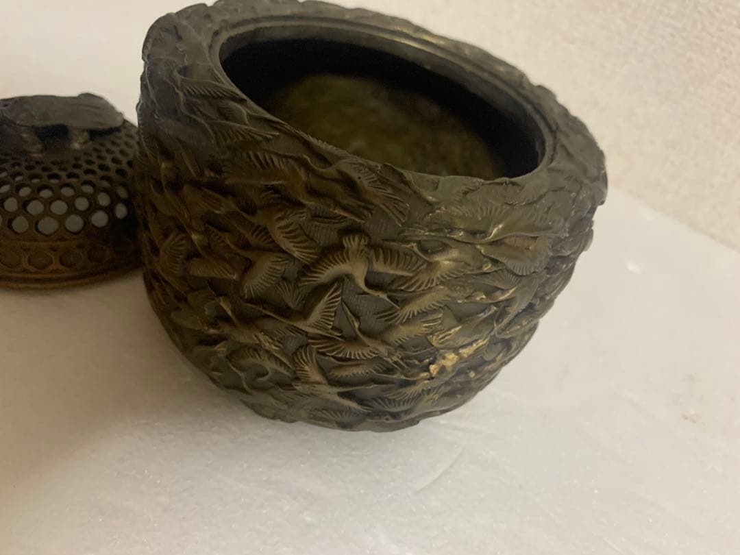 香炉　銅製真鍮　金属製　年代感あり中古、未使用に近い　工芸品　茶道具？