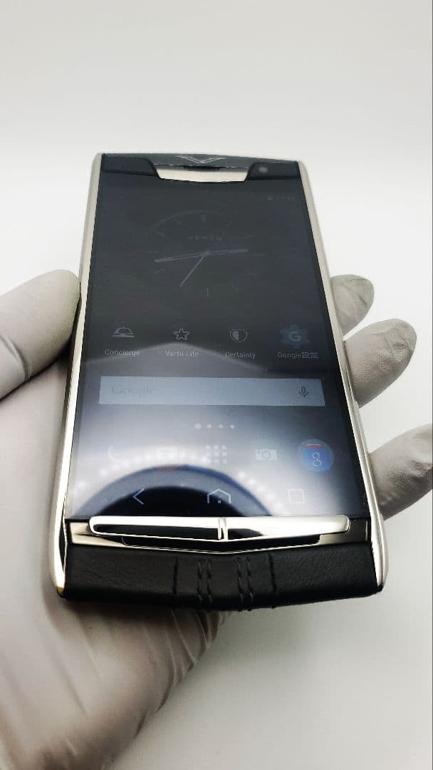 年末限定。高級携帯電話Vertu Signature Touch 美品。訳あり品