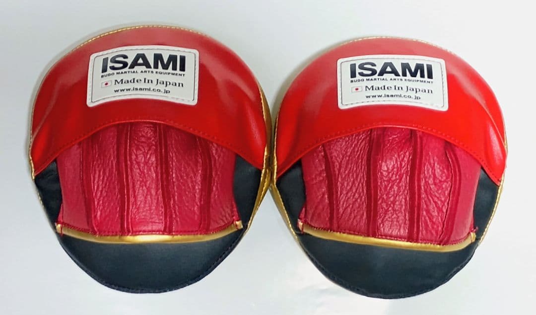 ISAMI コンビネーションミット　　　　　　　　　　　（パンチングミット）