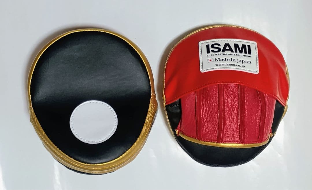 ISAMI コンビネーションミット　　　　　　　　　　　（パンチングミット）