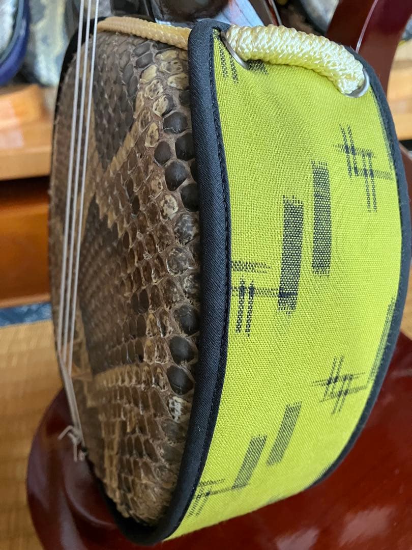 沖縄三線貴重本島産クルチ与那城型本皮一枚張りスンチ塗り期間限定出品