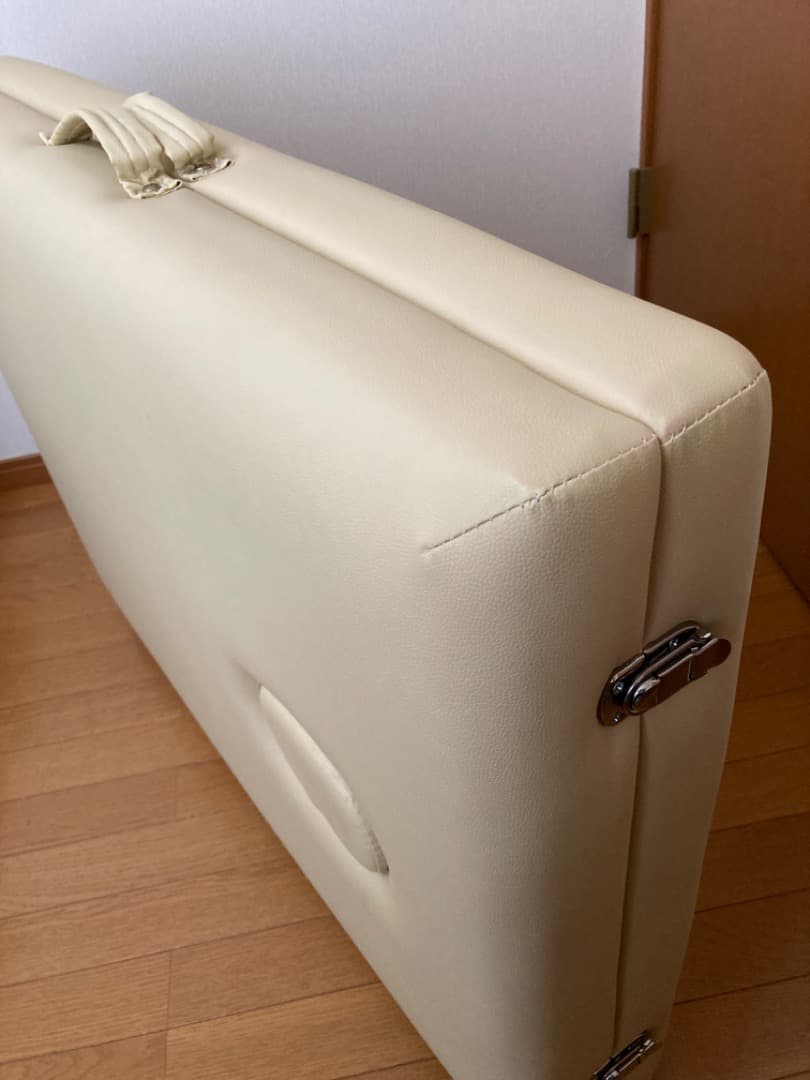 SEVEN BEAUTY 折りたたみエステベッド　クリーム色