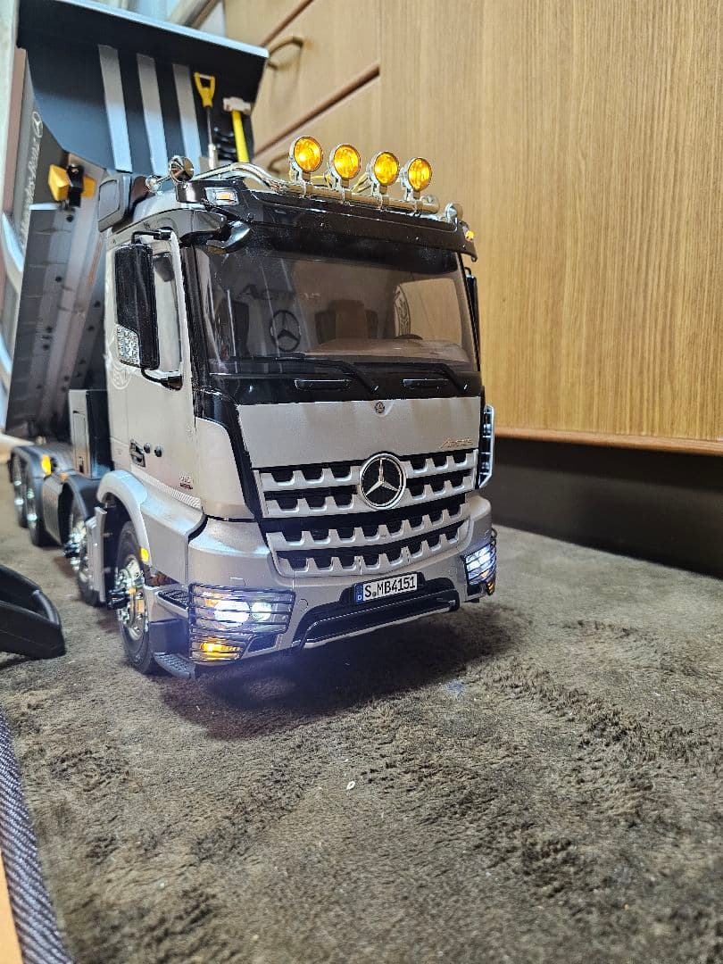 タミヤ　ベンツ AROCS　4151 8×4 フルオペレーション　セット