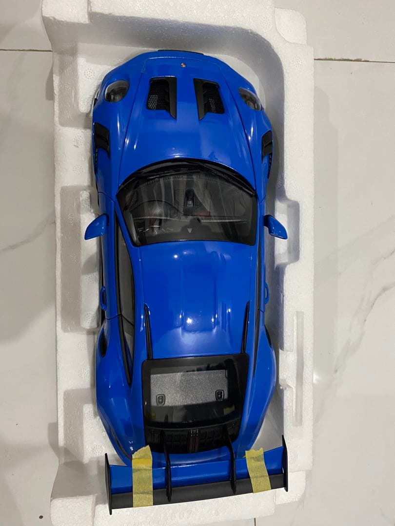 NOREV ポルシェ911 GT3 RS ミニカー 1/18