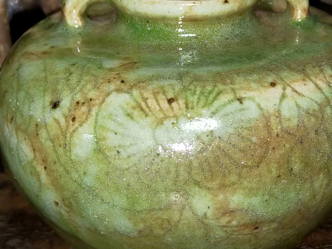 ♥双耳　青磁　小壺　高６４ｍｍ　花文　壺　壷　骨董　古玩